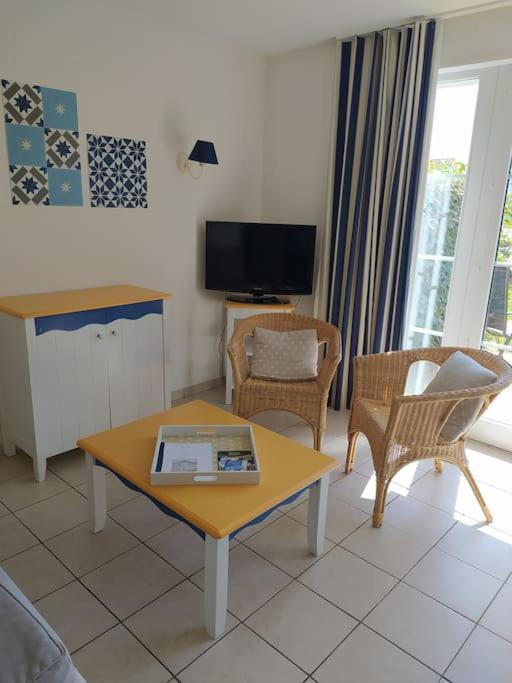 Charmante Maison De Vacances Avec Acces Piscine Talmont-Saint-Hilaire Kültér fotó