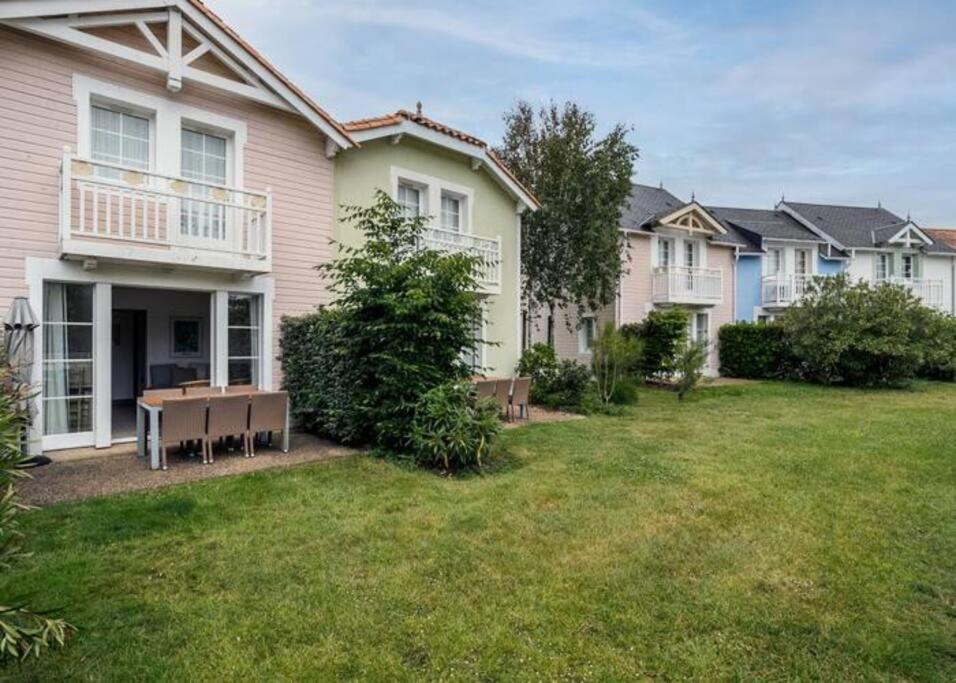 Charmante Maison De Vacances Avec Acces Piscine Talmont-Saint-Hilaire Kültér fotó